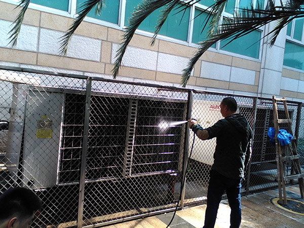 四川中央空調保養--冷凝器清洗